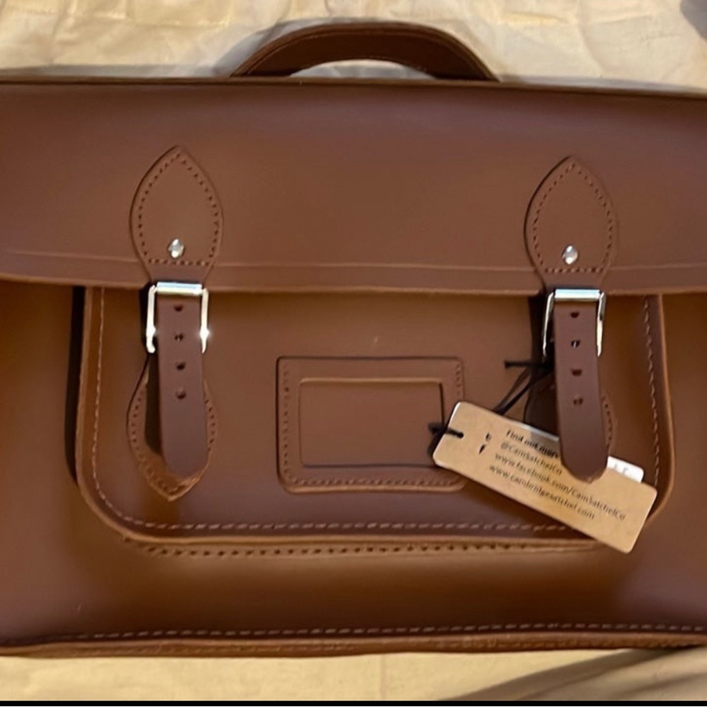 NWT Cambridge Satchel Co. 15” Batchel in Vintage, buckle closure